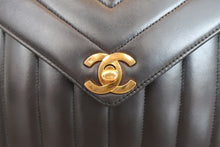 画像をギャラリービューアに読み込む, CHANEL/シャネル マドモアゼルVステッチチェーンショルダーバッグ ラムスキン ブラック/ゴールド金具 ショルダーバッグ 800070197
