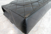 将图片加载到图库查看器，CHANEL/香奈儿 中号CF 单盖包 链条包 羊皮 Black/Gold hadware(黑色/金色金属) 肩背包 700060096
