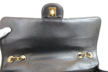 将图片加载到图库查看器，CHANEL/香奈儿 中号CF 单盖包 链条包 羊皮 Black/Gold hadware(黑色/金色金属) 肩背包 700060096
