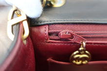 将图片加载到图库查看器，CHANEL/香奈儿 迷你CF 单盖包 链条包 羊皮 Black/Gold hardware(黑色/金色金属) 肩背包 800080224
