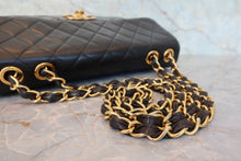 将图片加载到图库查看器，CHANEL/香奈儿 中号CF 单盖包 链条包 羊皮 Black/Gold hardware(黑色/金色金属) 肩背包 800090181
