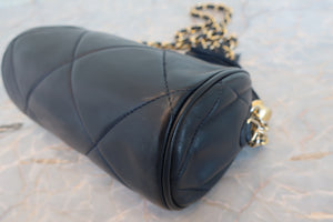 CHANEL/シャネル ココマークフリンジチェーンショルダーバッグ ラムスキン ネイビー/ゴールド金具 ショルダーバッグ 700080071