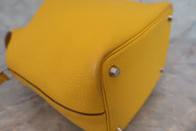 将图片加载到图库查看器，HERMES PICOTIN PM Clemence leather Jaune □G刻印 Hand bag 600070017
