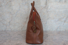 Load image into Gallery viewer, HERMES BOLIDE 35 Gulliver leather Brown 〇O Engraving Hand bag 600050092
