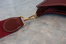 将图片加载到图库查看器，HERMES  EVELYNE1 PM Chamonix leather Rouge H □D刻印 Shoulder bag 800060212

