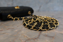 Load image into Gallery viewer, CHANEL Mini matelasse chain shoulder bag Lambskin Black/Gold hadware Shoulder bag 700020080
