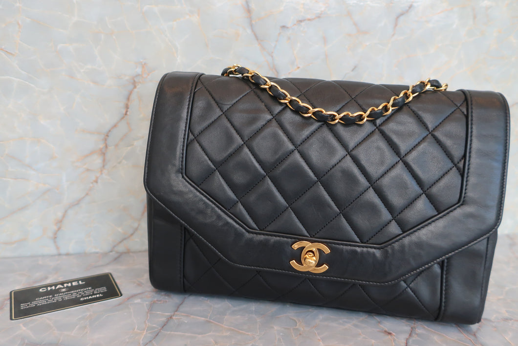 CHANEL Matelasse chain shoulder bag Lambskin Black/Gold hadware Shoulder bag 600090086