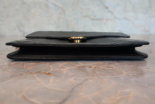 将图片加载到图库查看器，CHANEL/香奈儿 CF 按压锁 链条包 羊皮 Black/Gold hardware(黑色/金色金属) 肩背包 800090169
