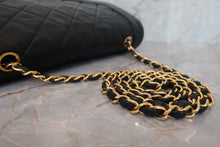 Load image into Gallery viewer, CHANEL Matelasse chain shoulder bag Lambskin Black/Gold hadware Shoulder bag 600090086
