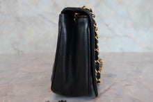 Load image into Gallery viewer, CHANEL CC Chain shoulder Lambskin Black/Gold hadware Shoulder bag 800070171

