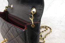 将图片加载到图库查看器，CHANEL/香奈儿 迷你CF 单盖 链条包 羊皮 Black/Gold hadware(黑色/金色金属) 肩背包 700060145
