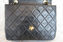 将图片加载到图库查看器，CHANEL/香奈儿 迷你CF 单盖 链条包 羊皮 Black/Gold hadware(黑色/金色金属) 肩背包 700060145
