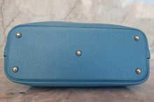 Load image into Gallery viewer, HERMES／BOLIDE 31 Clemence leather Blue jean □O Engraving Hand bag 700120075

