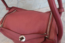 Load image into Gallery viewer, HERMES LINDY 30 Clemence leather Bois de rose □O Engraving Shoulder bag 700090129
