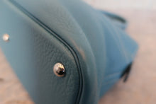 Load image into Gallery viewer, HERMES／BOLIDE 31 Clemence leather Blue jean □O Engraving Hand bag 700120075
