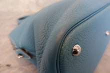 Load image into Gallery viewer, HERMES／BOLIDE 31 Clemence leather Blue jean □O Engraving Hand bag 700120075
