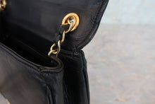 Load image into Gallery viewer, CHANEL CC Chain shoulder Lambskin Black/Gold hadware Shoulder bag 800070171
