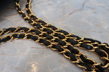 将图片加载到图库查看器，CHANEL/香奈儿 coco小姐 V线 链条包 羊皮 Black/Gold hardware(黑色/金色金属) 肩背包 800090202
