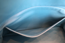 Load image into Gallery viewer, HERMES／BOLIDE 31 Clemence leather Blue jean □O Engraving Hand bag 700120075
