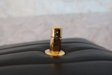 将图片加载到图库查看器，CHANEL/香奈儿 coco小姐 V线 链条包 羊皮 Black/Gold hardware(黑色/金色金属) 肩背包 800090202
