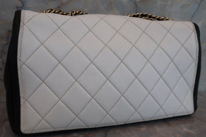 CHANEL/シャネル マトラッセチェーンショルダーバッグ ラムスキン ブラック/ホワイト/ゴールド金具 ショルダーバッグ 700070047