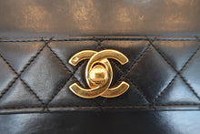 画像をギャラリービューアに読み込む, CHANEL/シャネル 台形チェーンショルダーバッグ ラムスキン ブラック/ゴールド金具 ショルダーバッグ 700080081
