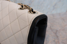 画像をギャラリービューアに読み込む, CHANEL/シャネル マトラッセチェーンショルダーバッグ ラムスキン ブラック/ホワイト/ゴールド金具 ショルダーバッグ 700070047
