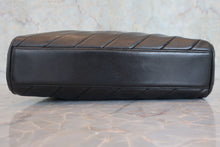 将图片加载到图库查看器，CHANEL/香奈儿 经典双C 流苏 链条包 羊皮 Black/Gold hadware(黑色/金色金属) 肩背包 800030201
