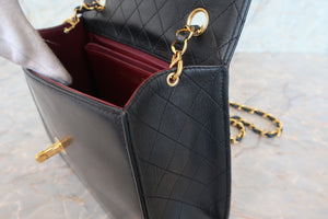 CHANEL/シャネル 台形チェーンショルダーバッグ ラムスキン ブラック/ゴールド金具 ショルダーバッグ 700080081