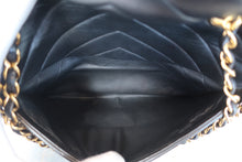 将图片加载到图库查看器，CHANEL/香奈儿 coco小姐 V线 链条包 羊皮 Black/Gold hardware(黑色/金色金属) 肩背包 800090202
