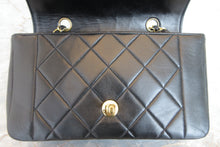 将图片加载到图库查看器，CHANEL/香奈儿 戴妃 CF 链条包 羊皮 Black/Gold hadware(黑色/金色金属) 肩背包 700060137
