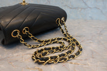 将图片加载到图库查看器，CHANEL/香奈儿 coco小姐 链条包 羊皮 Black/Gold hadware(黑色/金色金属) 肩背包 800050066
