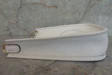 将图片加载到图库查看器，HERMES  EVELYNE TPM Clemence leather New white W刻印 Shoulder bag 700030183
