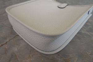 HERMES  EVELYNE TPM Clemence leather New white W刻印 Shoulder bag 700030183