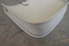 将图片加载到图库查看器，HERMES  EVELYNE TPM Clemence leather New white W刻印 Shoulder bag 700030183
