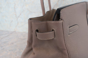 HERMES BIRKIN 40 Clemence leather Gris tourterelle/Matte silver hadware □E Engraving Hand bag 700030026