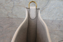 将图片加载到图库查看器，HERMES  EVELYNE TPM Clemence leather New white W刻印 Shoulder bag 700030183
