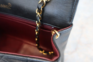 CHANEL/シャネル マトラッセチェーンショルダーバッグ ラムスキン ブラック/ゴールド金具 ショルダーバッグ 700070010