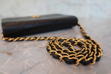将图片加载到图库查看器，CHANEL/香奈儿 CF 按压锁 链条包 羊皮 Black/Gold hardware(黑色/金色金属) 肩背包 800090145
