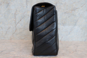 CHANEL/シャネル Vステッチチェーンショルダーバッグ ラムスキン ブラック/ゴールド金具 ショルダーバッグ 700030280