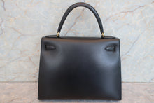 Load image into Gallery viewer, HERMES KELLY 28 Box carf leather Black 〇Z Engraving Shoulder bag 700090115
