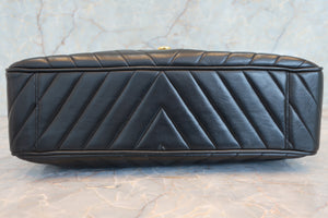 CHANEL/シャネル Vステッチチェーンショルダーバッグ ラムスキン ブラック/ゴールド金具 ショルダーバッグ 700030280
