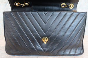 CHANEL/シャネル Vステッチチェーンショルダーバッグ ラムスキン ブラック/ゴールド金具 ショルダーバッグ 700030280