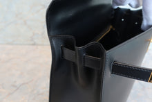 Load image into Gallery viewer, HERMES KELLY 28 Box carf leather Black 〇Z Engraving Shoulder bag 700090115
