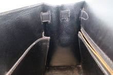 Load image into Gallery viewer, HERMES KELLY 28 Box carf leather Black 〇Z Engraving Shoulder bag 700090115
