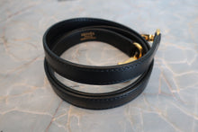 Load image into Gallery viewer, HERMES KELLY 28 Box carf leather Black 〇Z Engraving Shoulder bag 700090115
