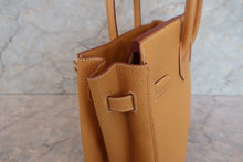 Load image into Gallery viewer, HERMES HAUT A COURROIRE 32 Fjord leather Natural sable □A Engraving Hand bag 700090116

