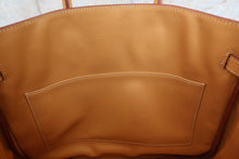 Load image into Gallery viewer, HERMES HAUT A COURROIRE 32 Fjord leather Natural sable □A Engraving Hand bag 700090116
