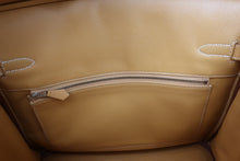 Load image into Gallery viewer, HERMES HAUT A COURROIRE 32 Fjord leather Natural sable □A Engraving Hand bag 700090116
