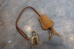 HERMES HAUT A COURROIRE 32 Fjord leather Natural sable □A Engraving Hand bag 700090116